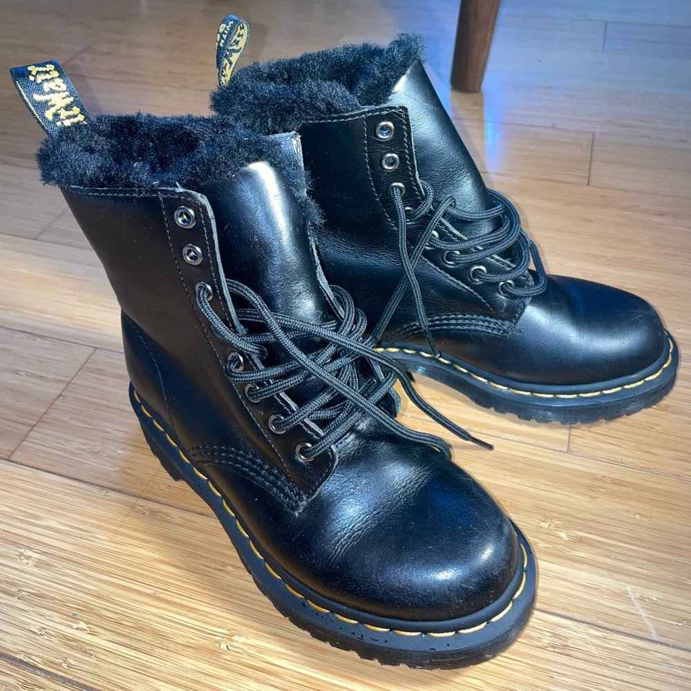 Dr Martens teenager fur boots